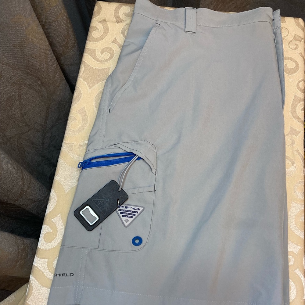 Columbia sportswear shorts with bottle opener size large